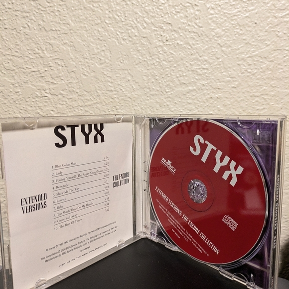 Extended Versions CD - Black and White - Picture 4 of 5